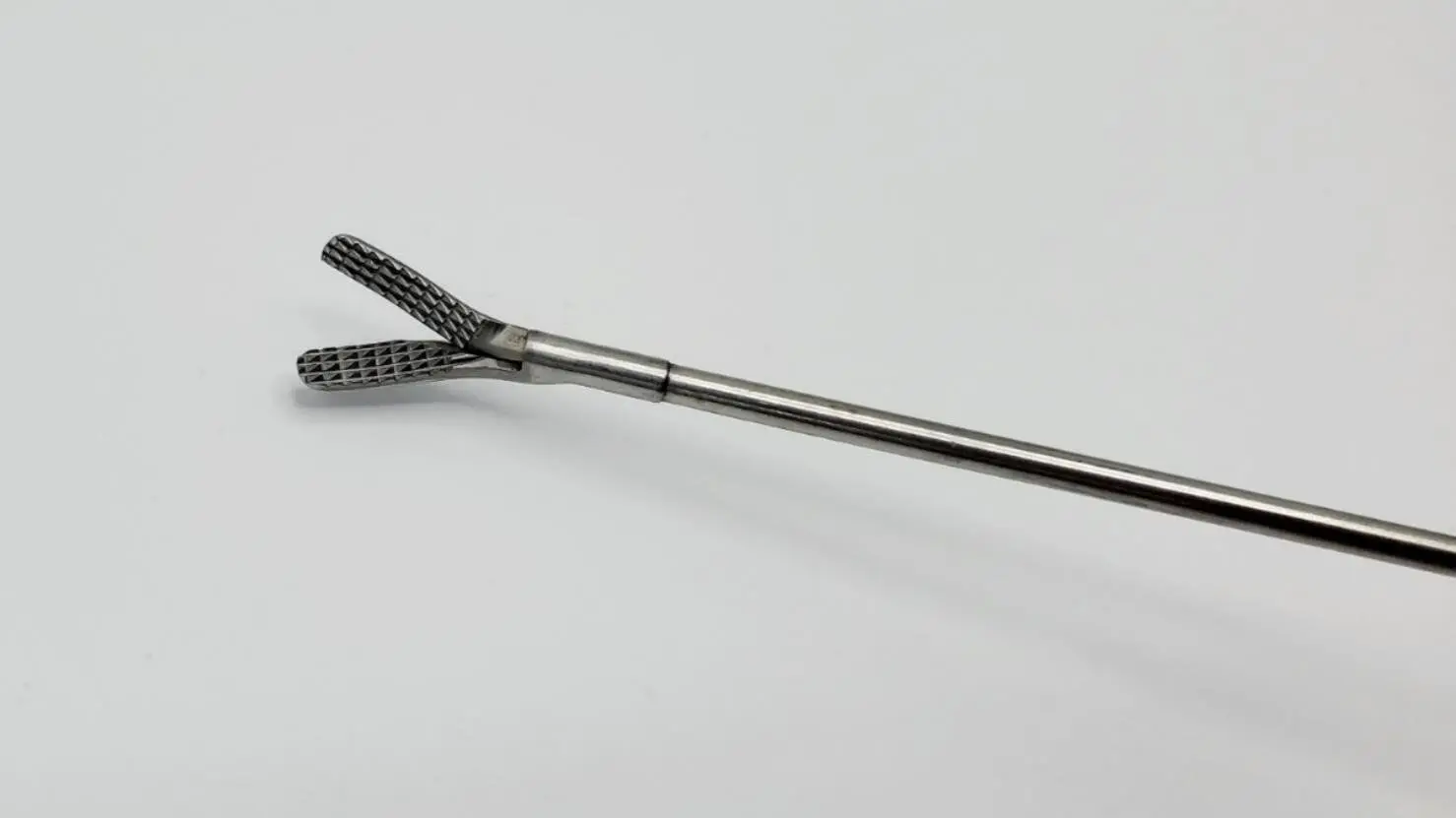 Acufex USA 011000 Grasper Cigar Handle Curved Laparoscopy 9-3/4" - Image 3