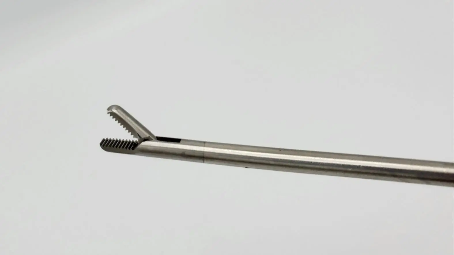 Cabot Medical 004267-901 Grasping Forceps 5mm Laparoscopy 16-1/4" - Image 3
