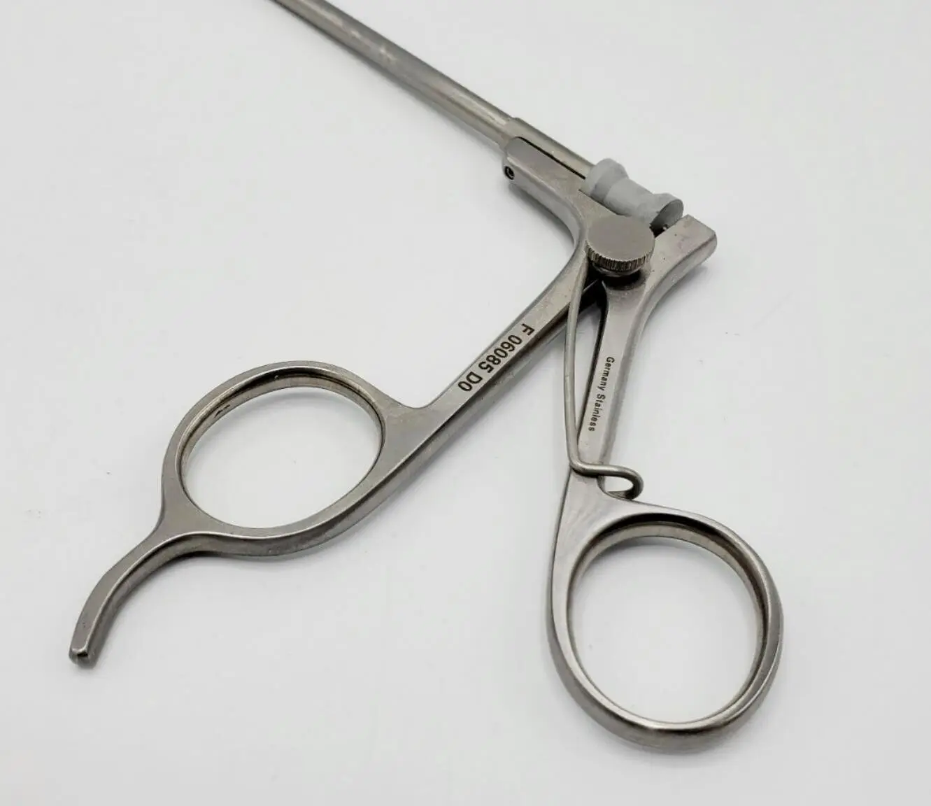 Cabot Medical 004267-901 Grasping Forceps 5mm Laparoscopy 16-1/4" - Image 4