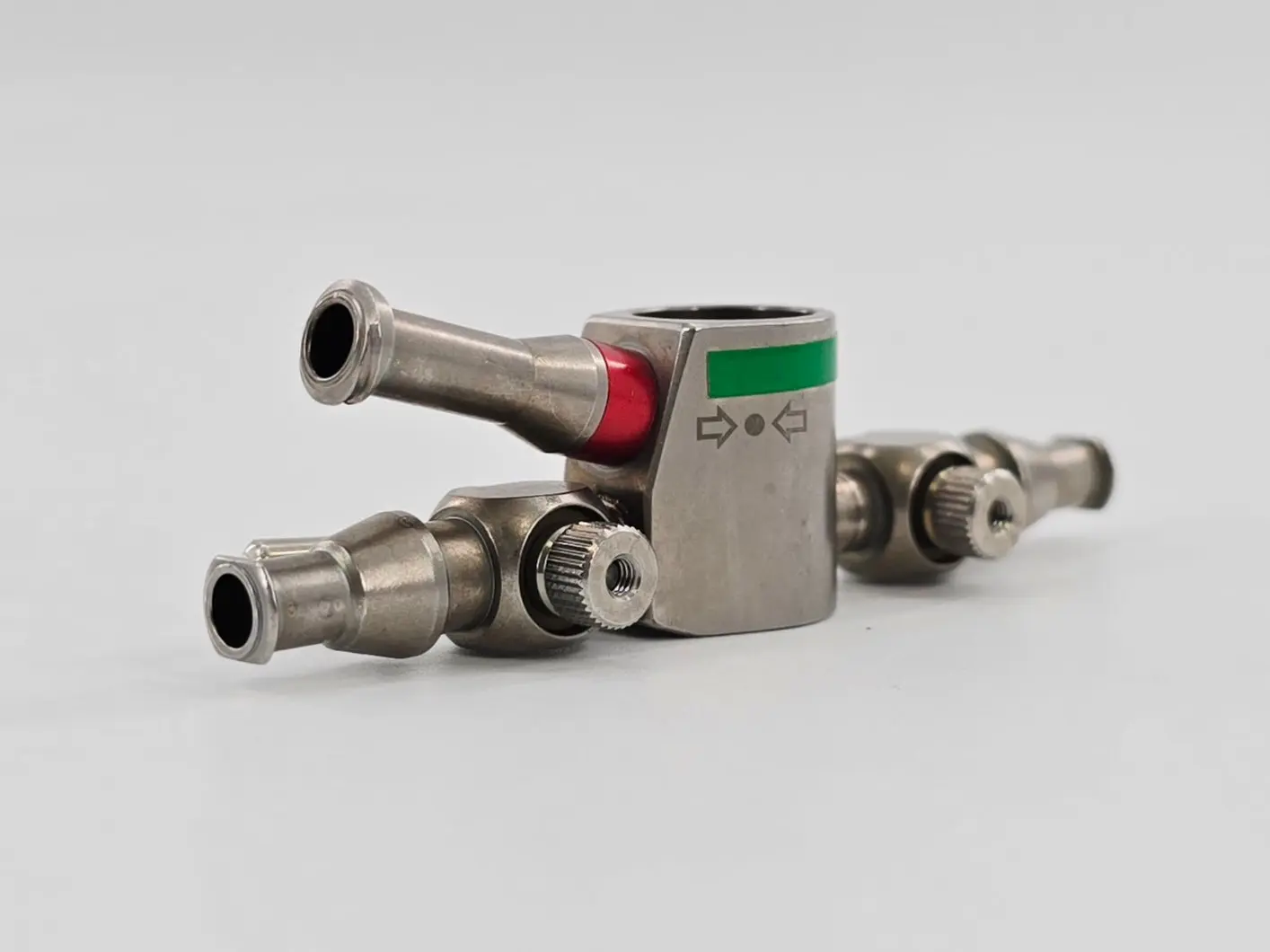 ConMed Linvatec T5102 Pressure Sensing Double Stopcock Assembly 3-1/8" - Image 4