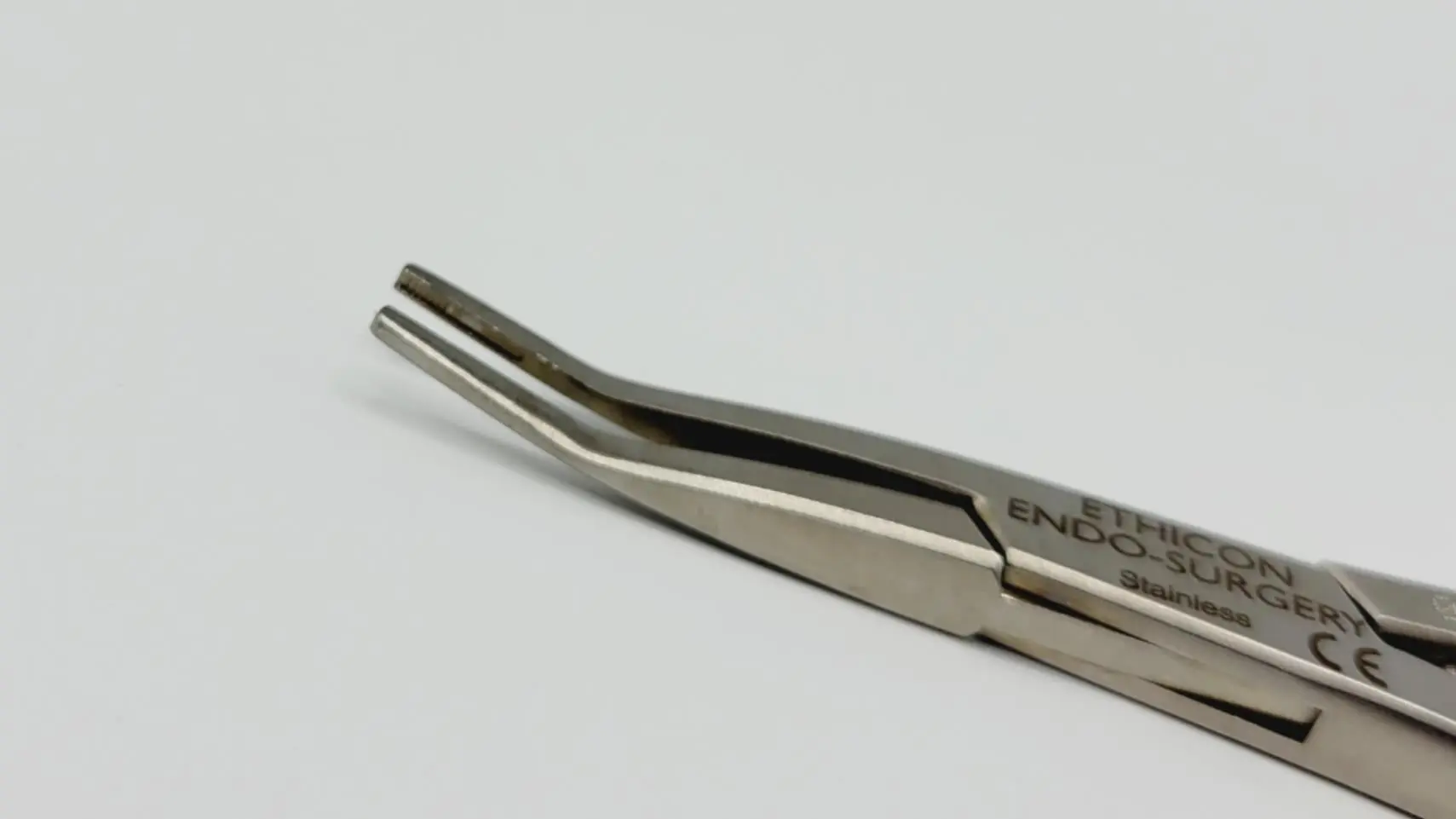 Ethicon LX205 Ligaclip Applier 50° Angle Medium 6" - Image 2