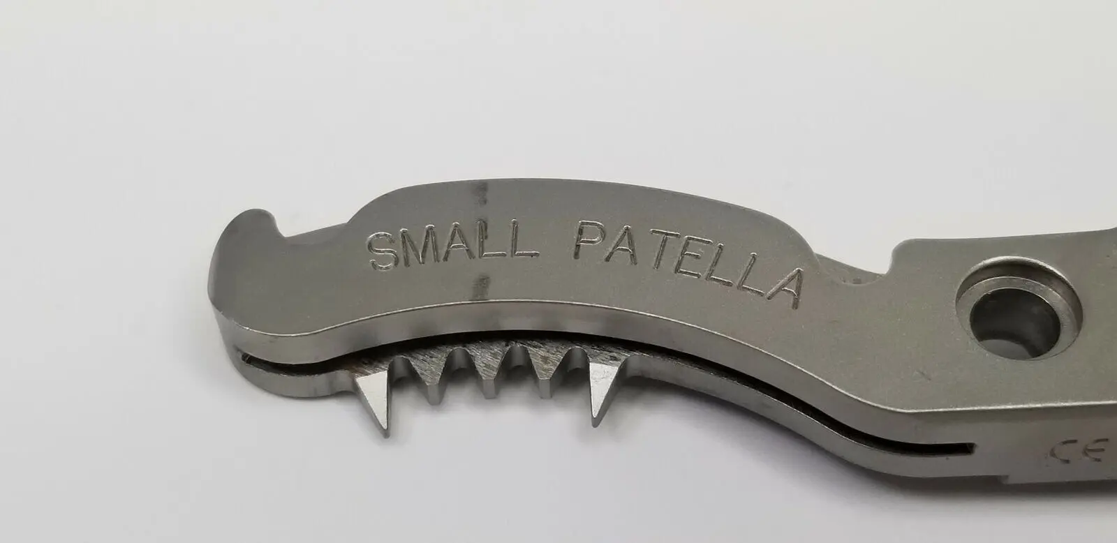 Howmedica 6541-3-702 Orthopedic Small Patella Clamp Jaw Right 3-1/2" - Image 3