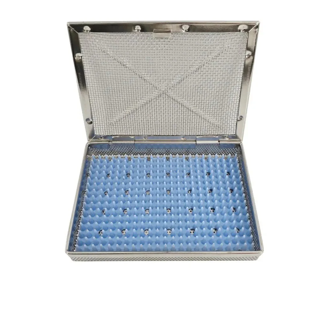 Instrument Sterilization Case with Lid 7-1/4" x 5-1/2" x 1-1/4" – Used