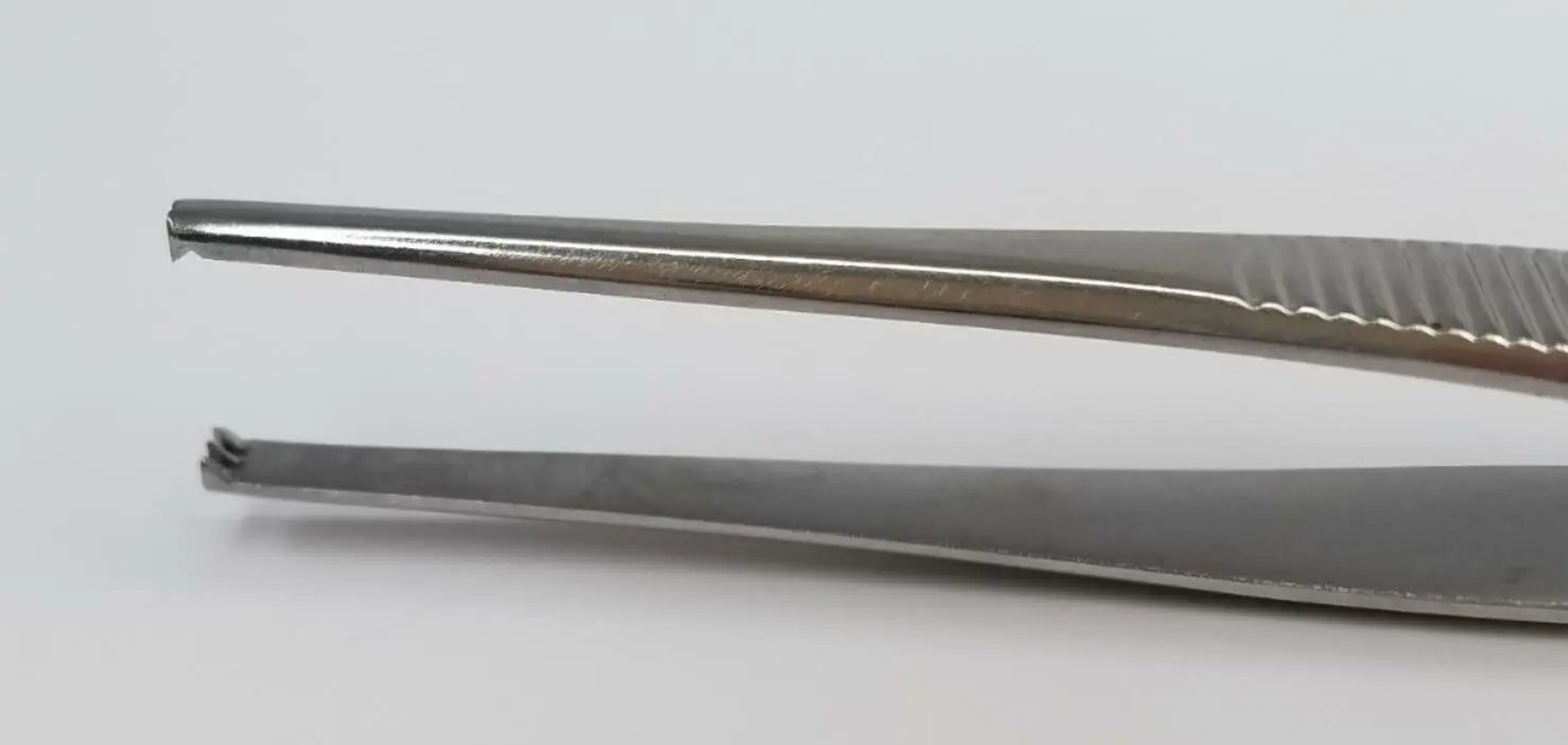 Jarit 130-201 Surgical 2 x 3 Teeth Tissue Forceps 6" - Image 2