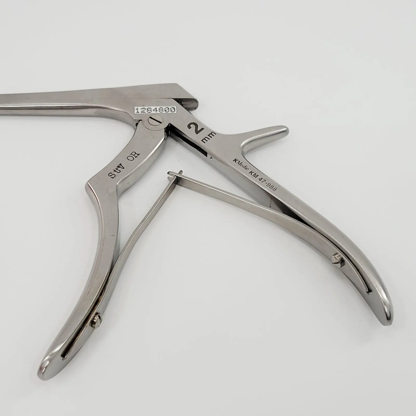 KMedic KM 47-988 Spurling Kerrison Punch 90° Upward 2mm Bite Surgical Instrument – Used - Image 3