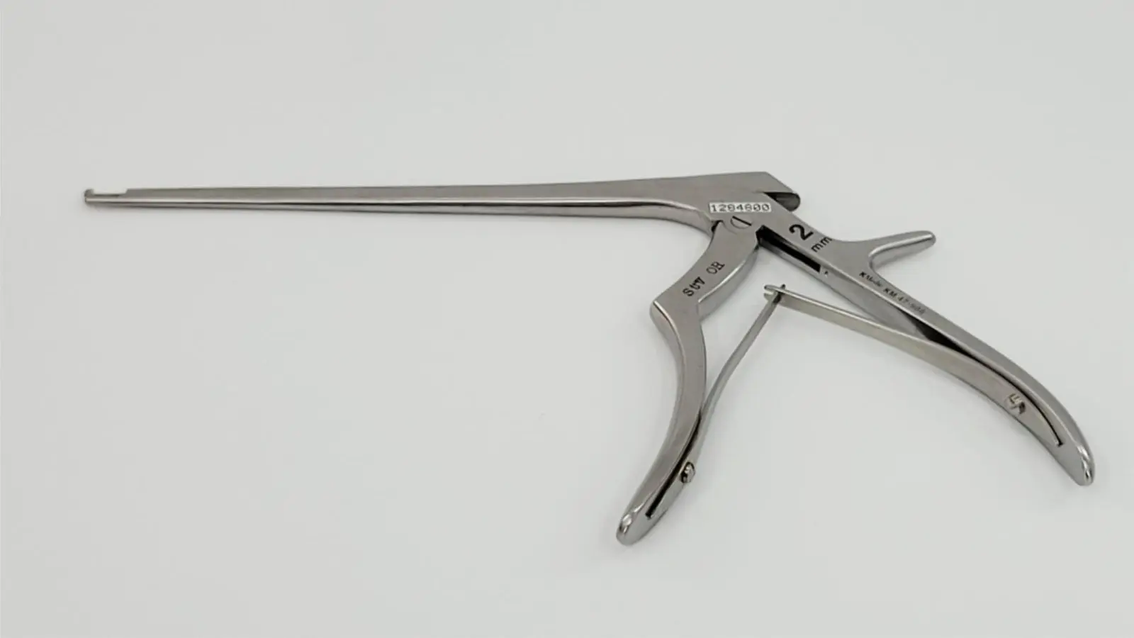 KMedic KM 47-988 Spurling Kerrison Punch 90° Upward 2mm Bite Surgical Instrument – Used - Image 4