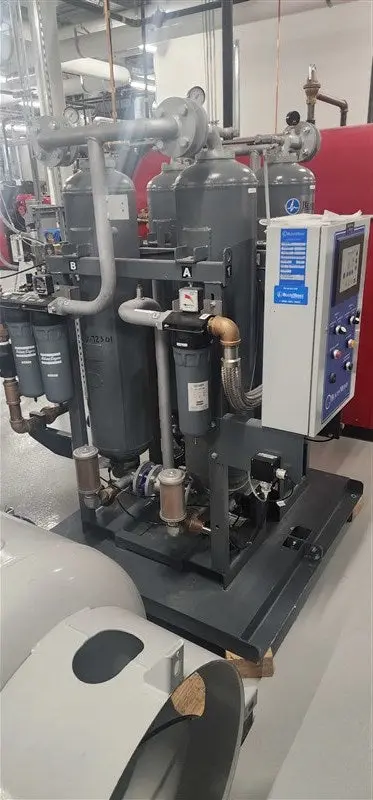 Atlas Copco ZT 37-MED Medical Air Compressor 2 Compressors, Dryer and Tank - Image 4