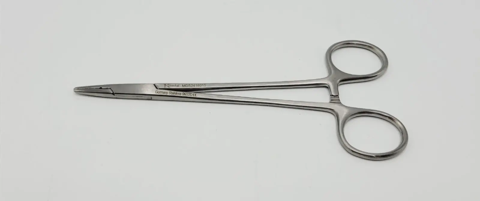 Medline MDS2416015 Crile Wood Serrated Holder 6" Used - Image 2