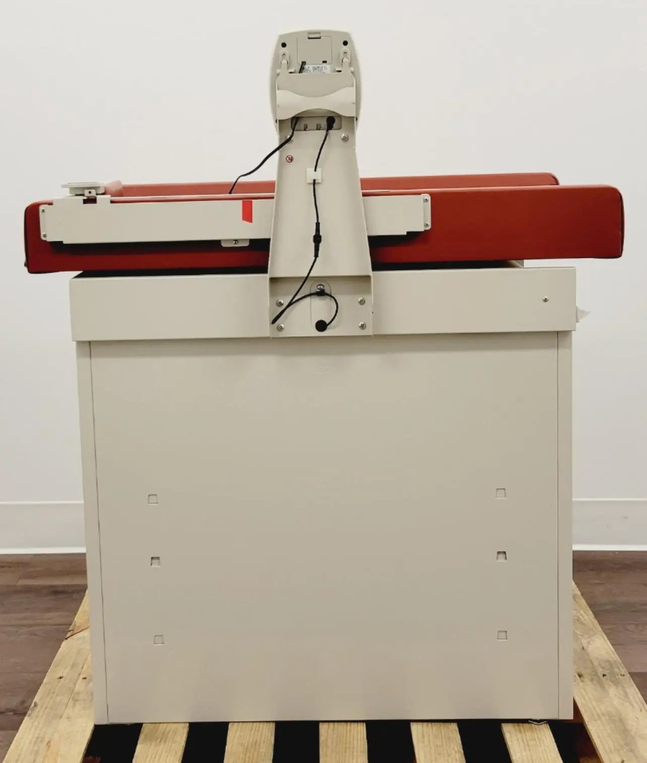 Midmark 640 Pediatric Examination Table 40 Lb. Capacity Scale Cranberry - Image 10