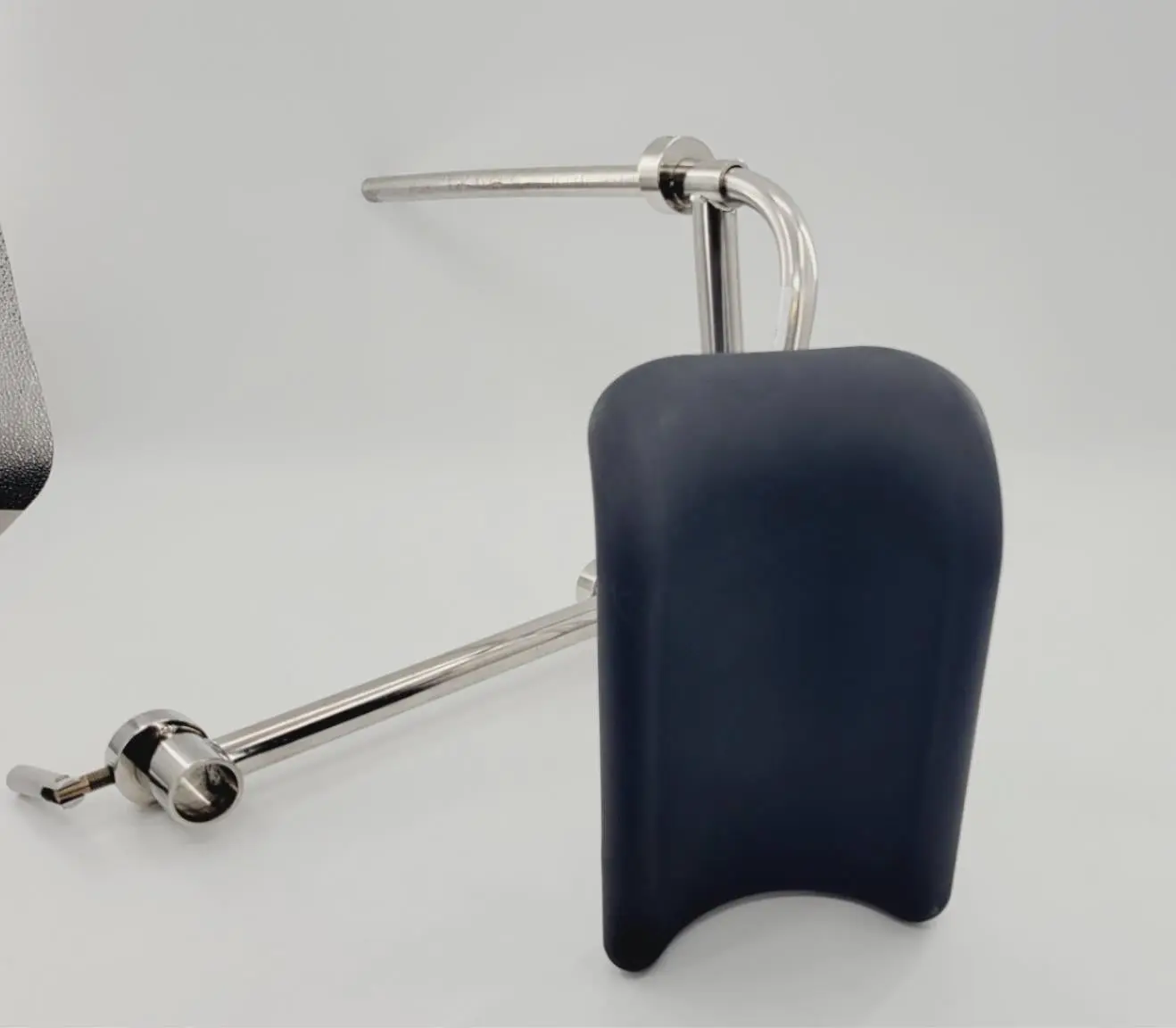 Mizuho OSI 6300-15 Well Leg Support w/ 6300-92 Articulating Bracket - Image 4