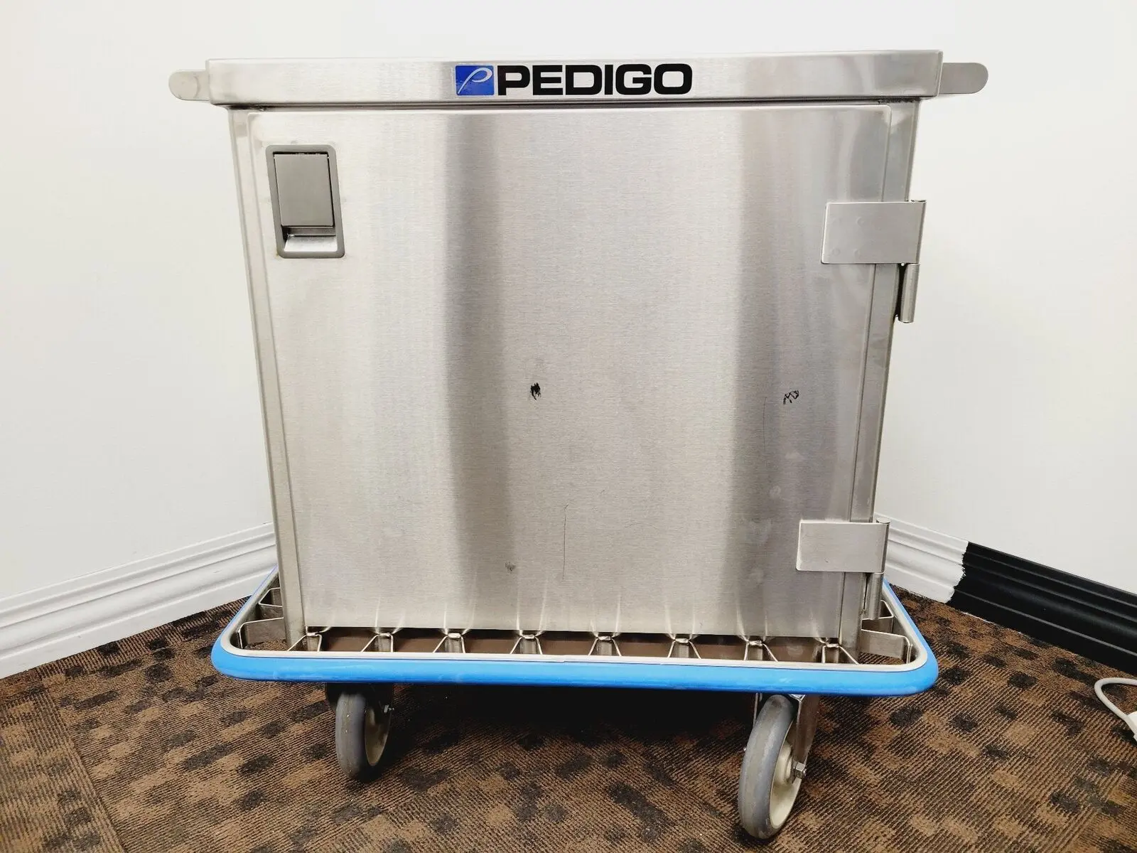 Pedigo CDS-256-LD Closed Surgical Case Cart Stainless Steel Excellent Condition - Image 3