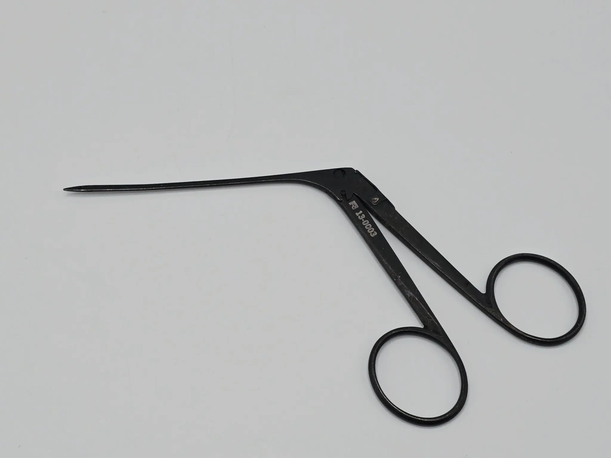 Richards 13-0003 Posigator Serrated Straight Locking Forceps 7cm Shaft - Image 2