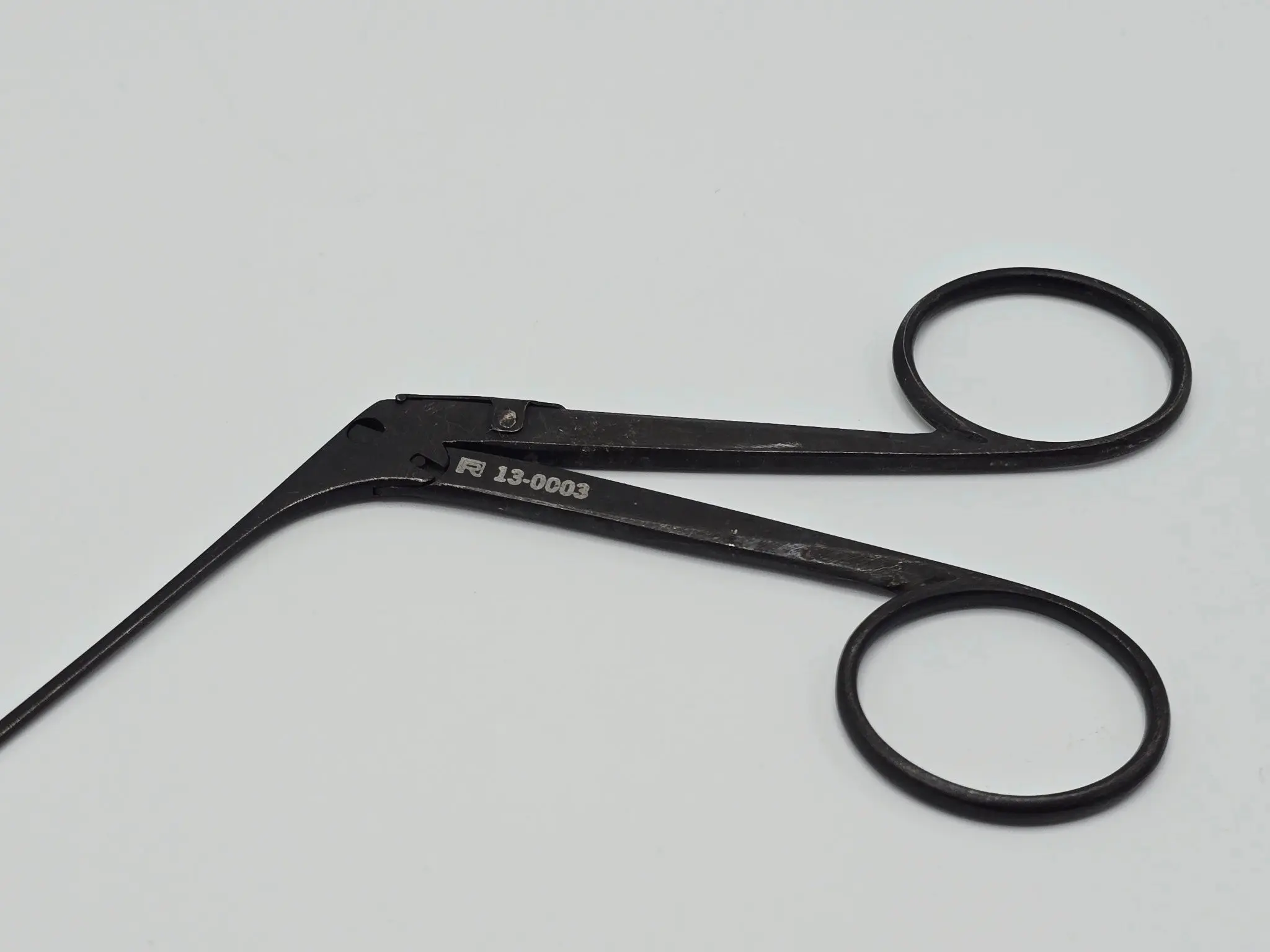 Richards 13-0003 Posigator Serrated Straight Locking Forceps 7cm Shaft - Image 4