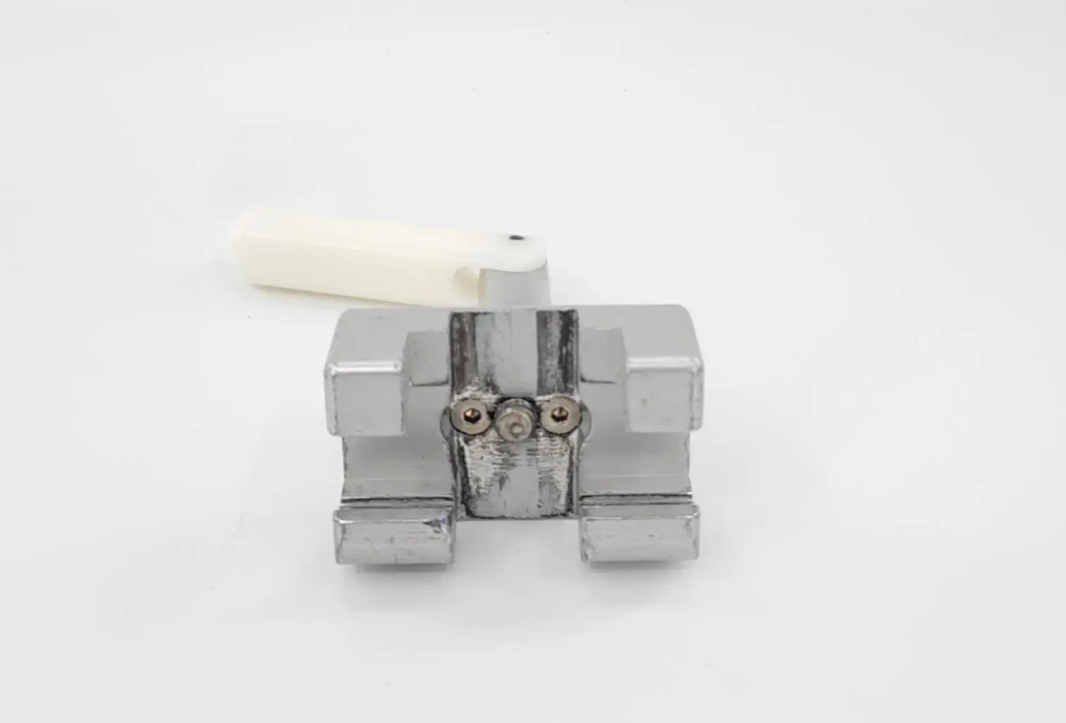SchureMed 800-0127 Spring Lock Clamps for Great White Maxima Stirrups - Image 3