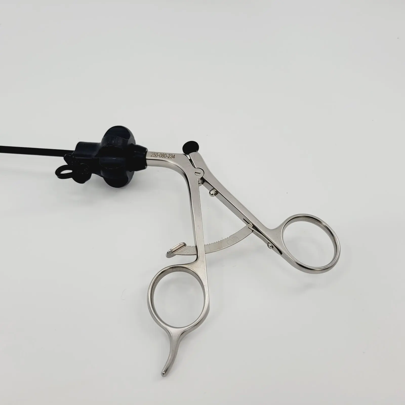 Stryker 250-080-234 Laparoscopic Ratchet Handle with Rotating Shaft 5mm x 33cm – Used - Image 3