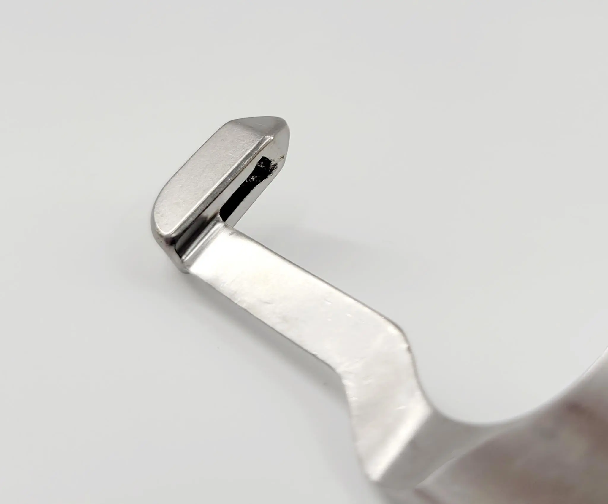 Stryker 4107-8 Sternum Blade Guard Orthopedic - Image 2