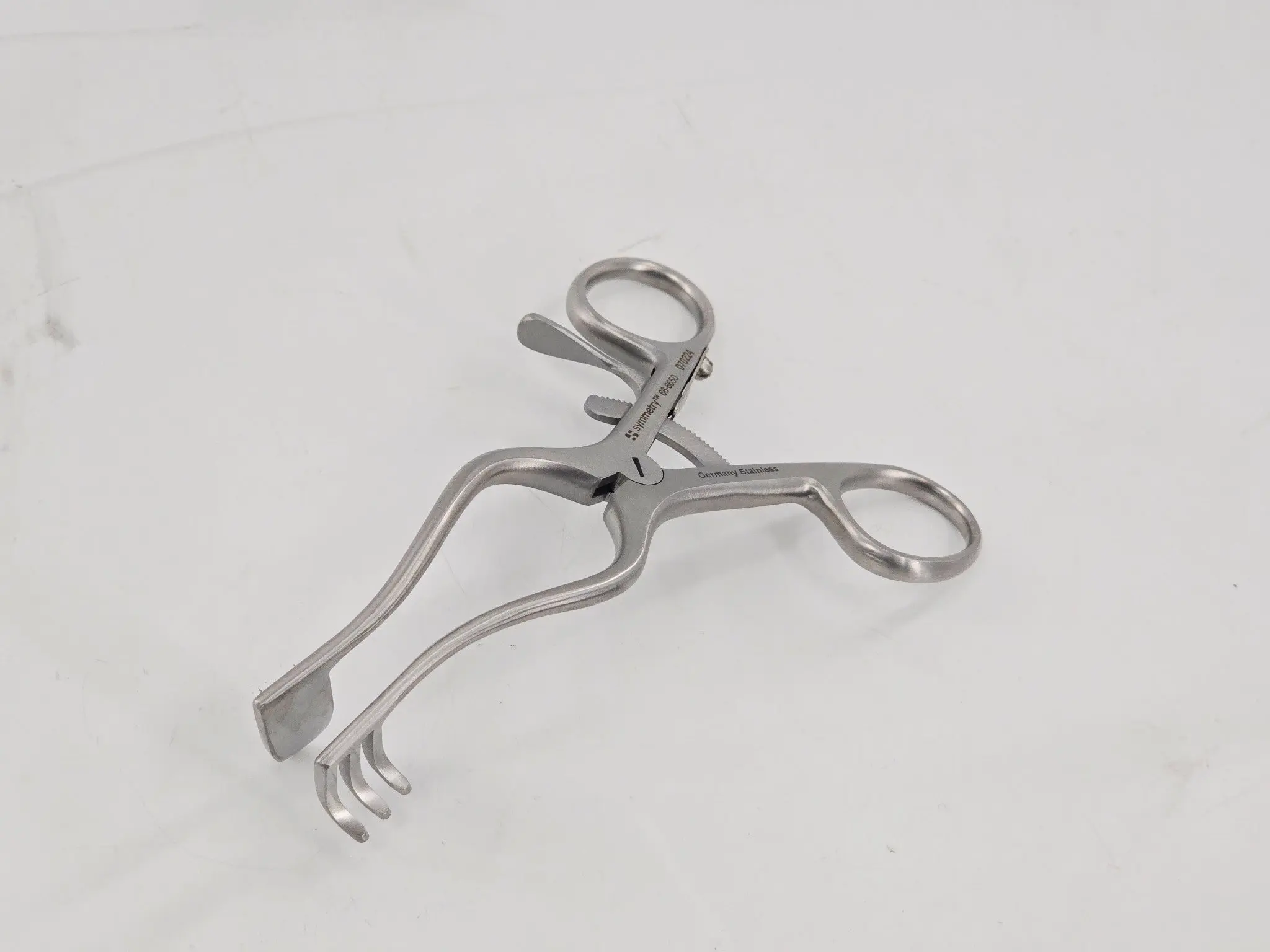 Symmetry Surgical 66-6650 Perkins Self-Retaining Retractor - Image 3