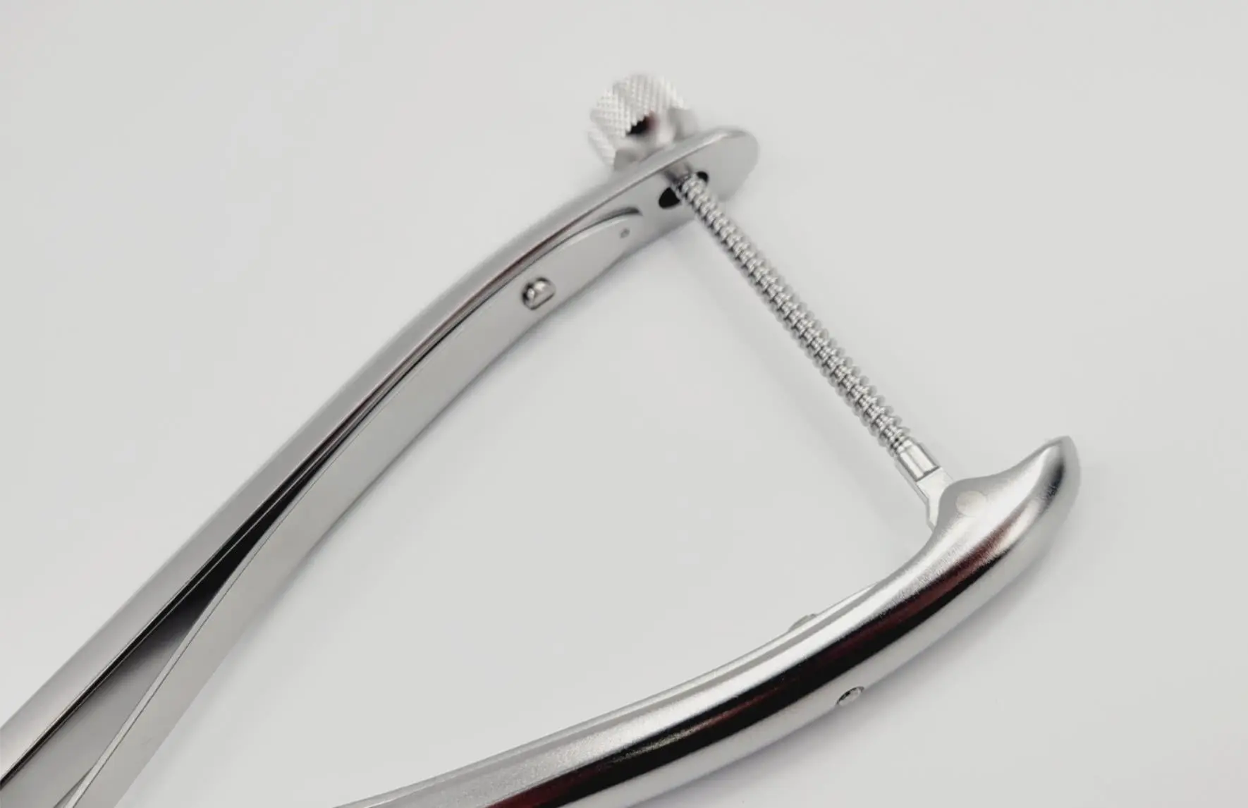 Synthes 399.10 Bone Spreader 8mm Width of Beak 8-1/2" New - Image 3