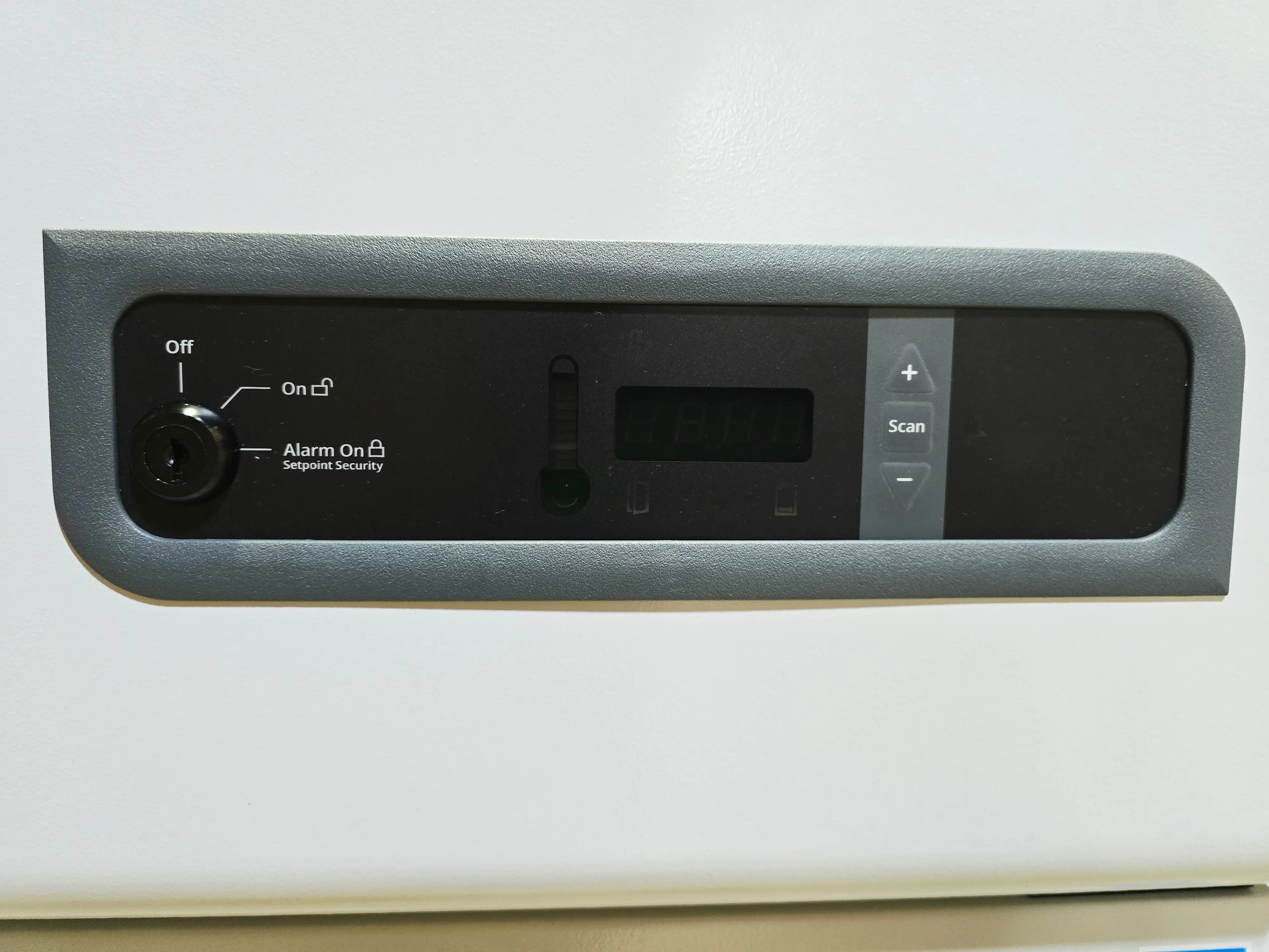 Thermo Fisher CH3030FA Premier Plus Laboratory Freezer Series 30° C 23CUFT NEW - Image 7