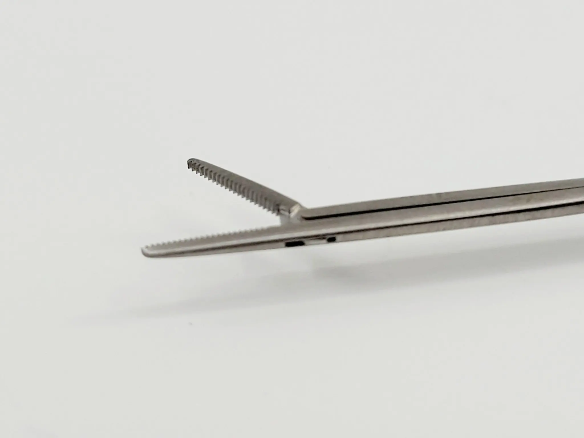 V. Mueller AU15316 House Alligator Grasping Forceps Serrated 0.5cm Jaws - Image 2