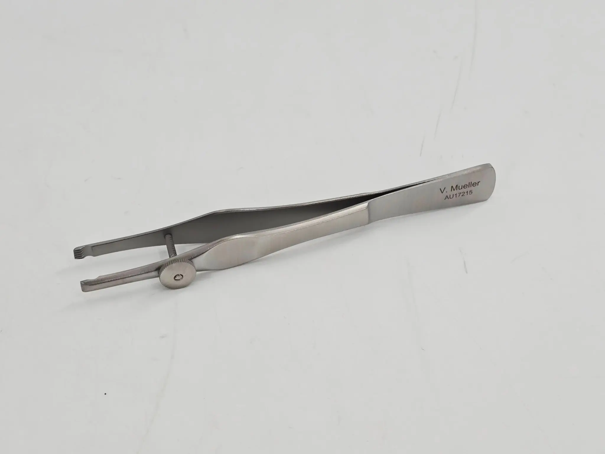 V. Mueller AU17215 Sheehy Ossicle Holding Forceps 4x5 Teeth 4-3/4" - Image 3