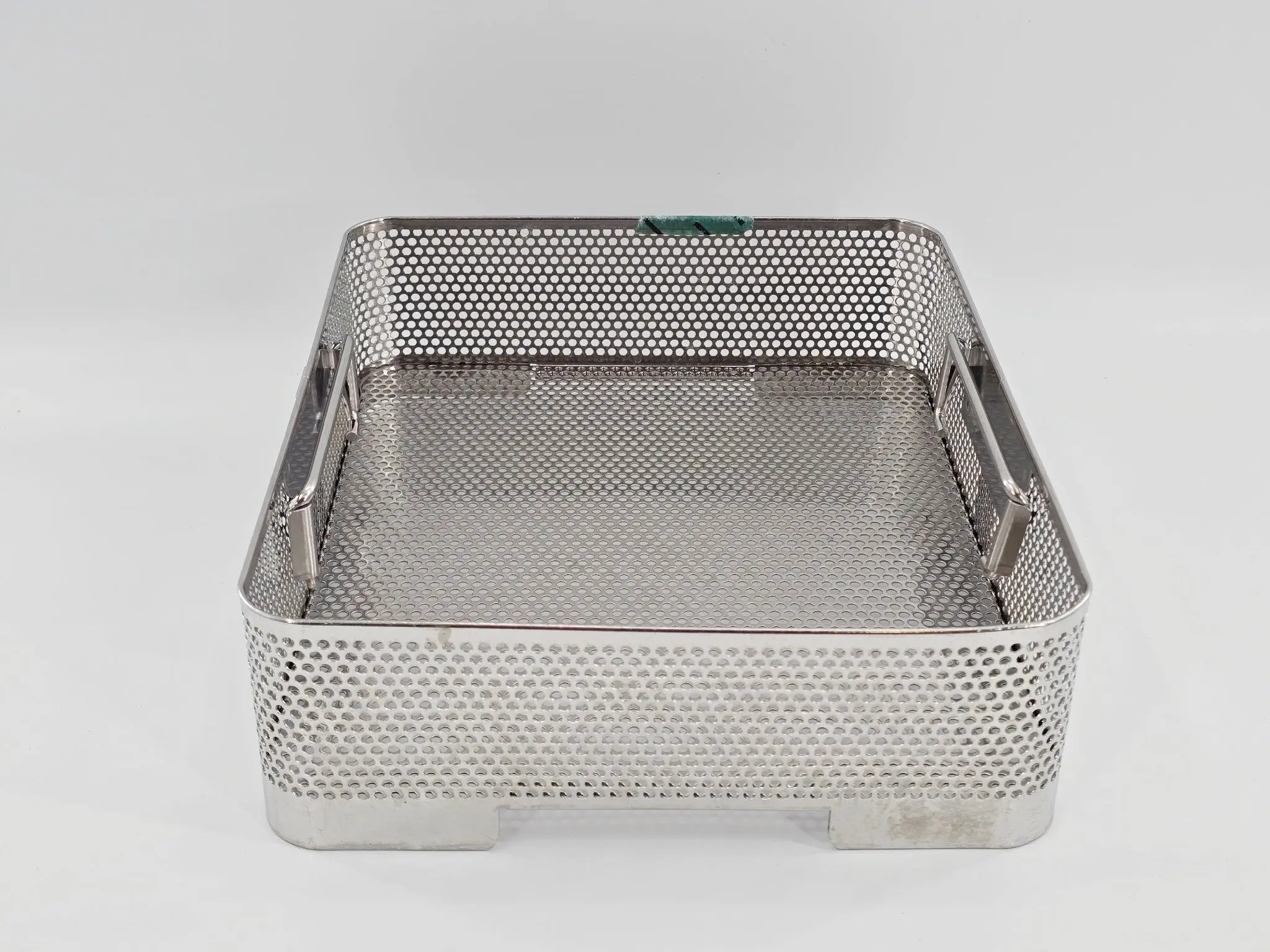 V. Mueller Genesis CD1-4B Half Length Sterilization Container 12 x 11 x 5.3" - Image 2