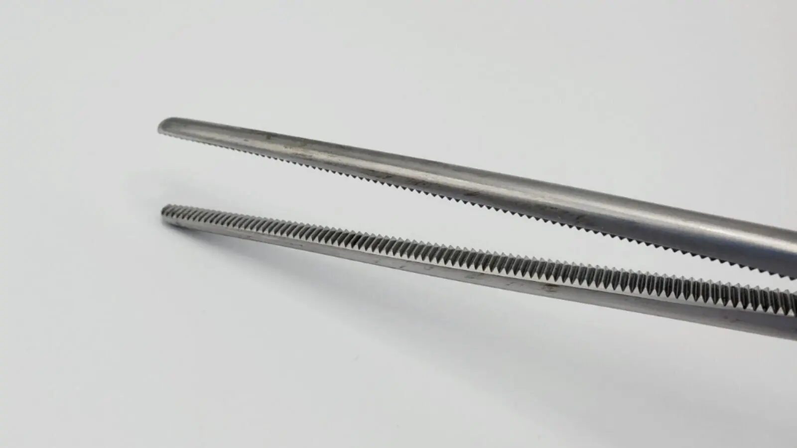 V. Mueller GL3201 Rochester Pean Forceps Serrated Straight 10 Inch - Image 3