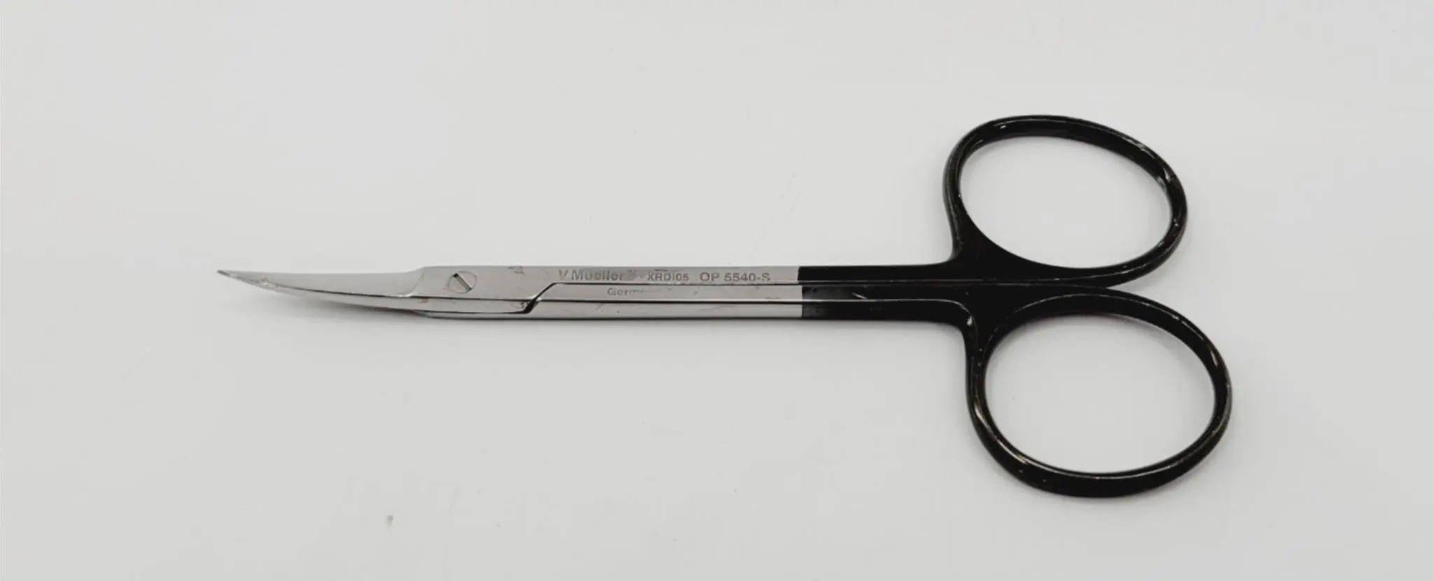 V. Mueller OP5540-S Supercut Iris Scissors Curved Black 4-1/2" - Image 4