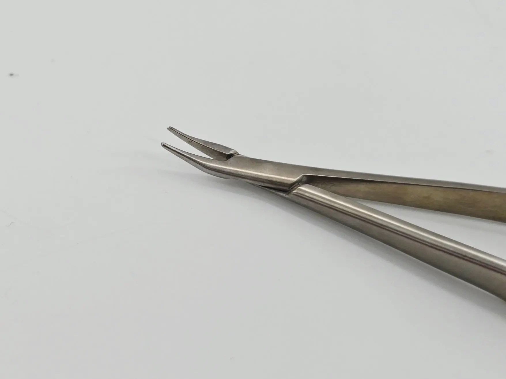 V. Mueller OP7418-002 Barraquer Needle Holder 10mm Extra Delicate Curved 5-1/4" - Image 5