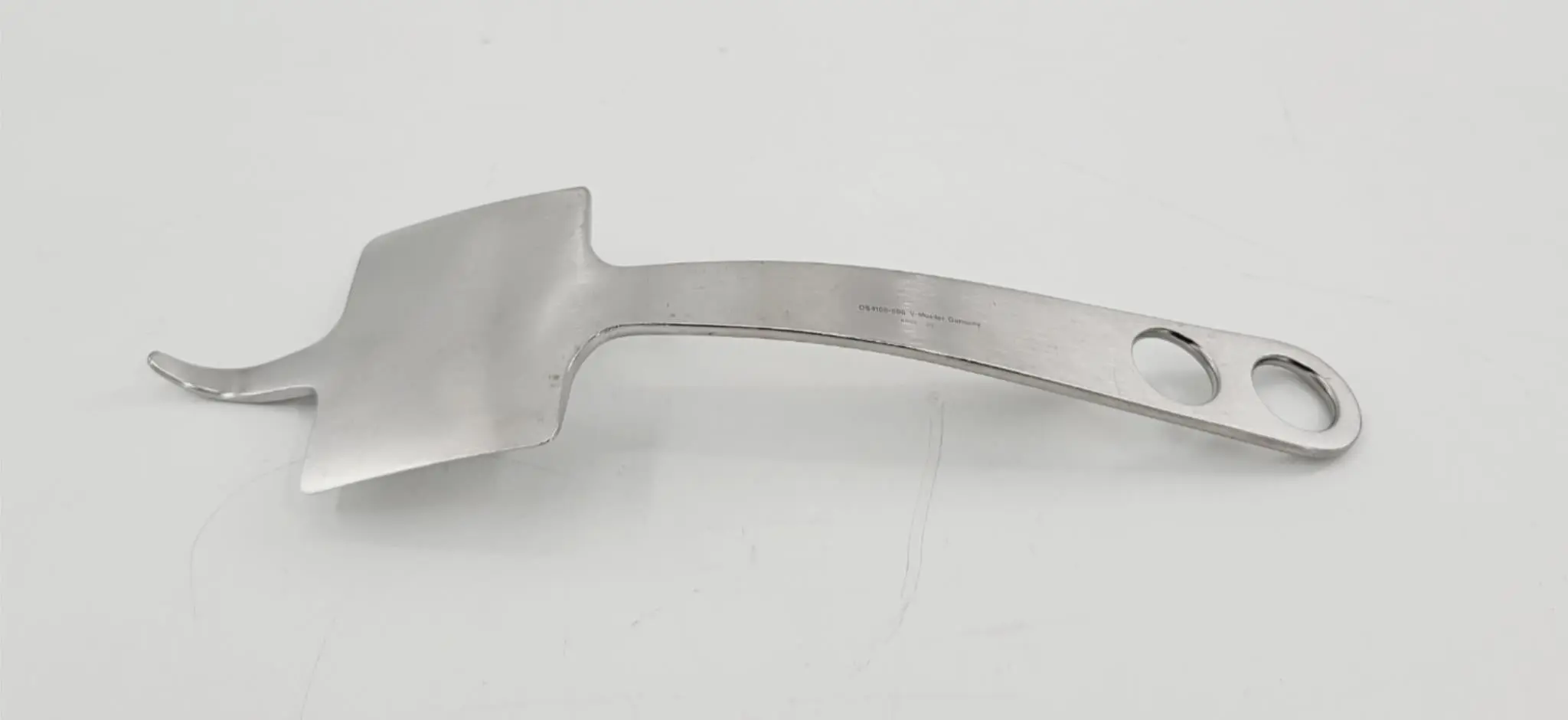 V. Mueller OS4160-006 Hohmann Retractor Blade 70mm Wide 9-1/2" - Image 3