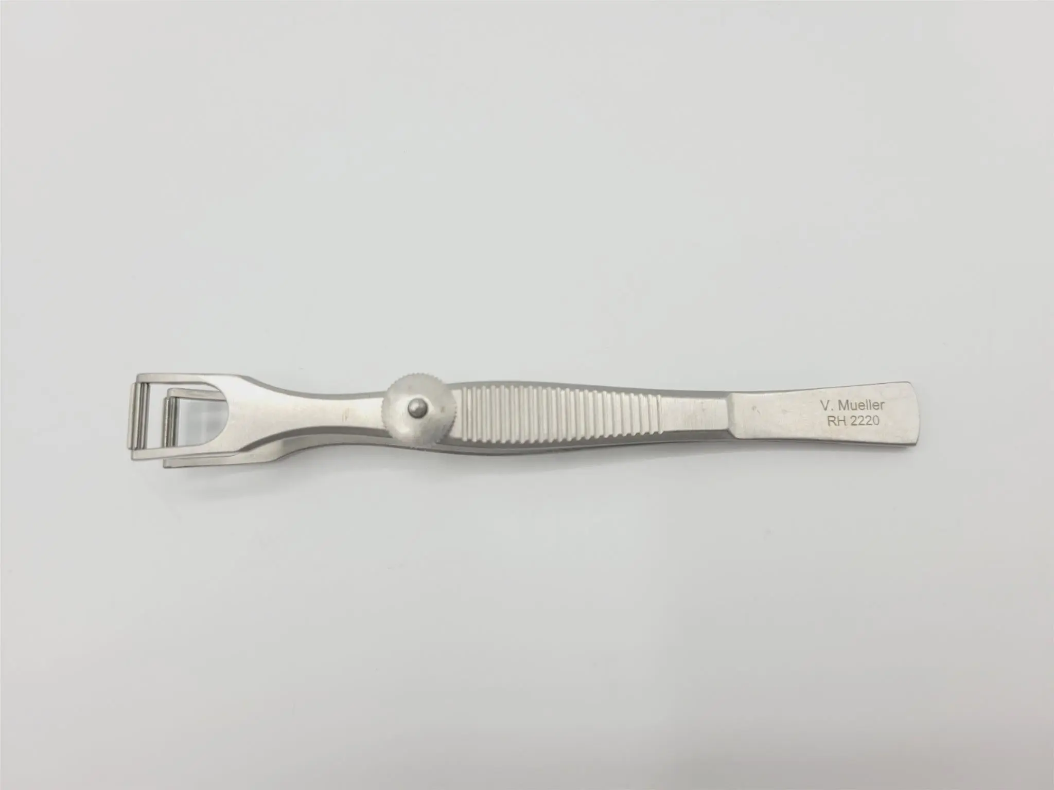 V. Mueller RH 2220 11m Bite Cottle Columella Clamp 4-1/2" - Image 2