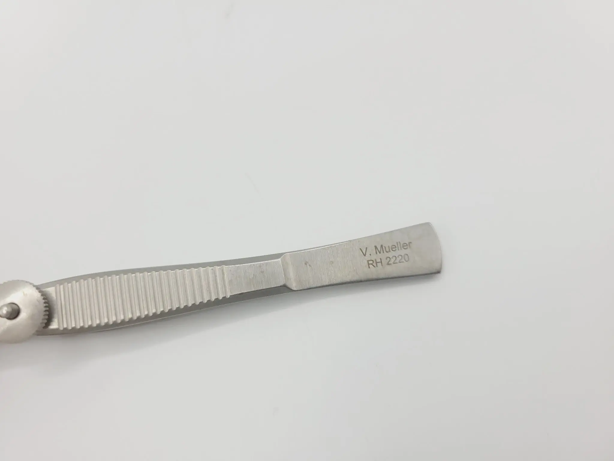 V. Mueller RH 2220 11m Bite Cottle Columella Clamp 4-1/2" - Image 3