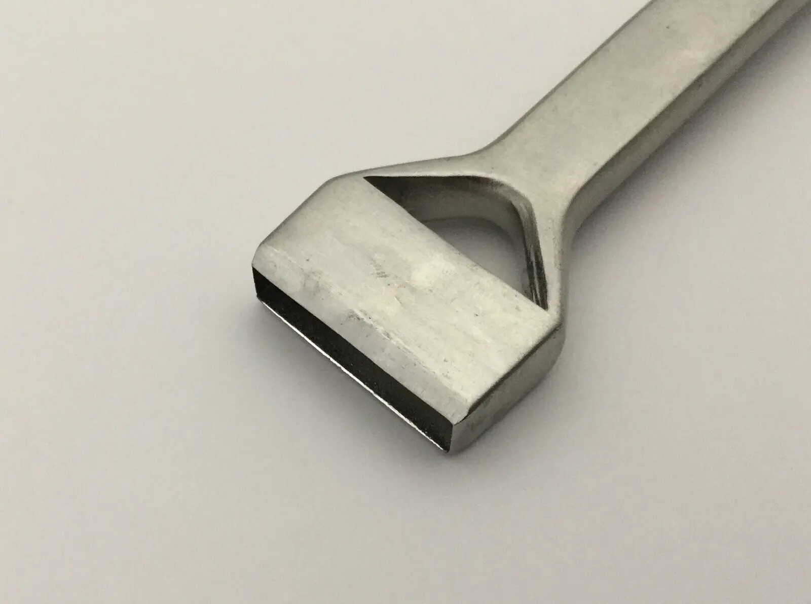 Zimmer 4000 Moore Chisel Orthopedic 8" - Image 3