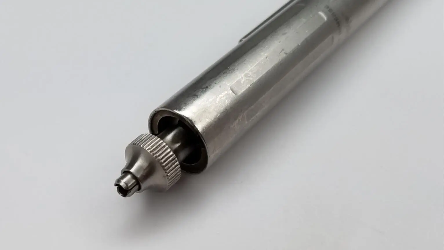 Zimmer Hall 5053-002 Pneumatic Micro Reciprocating Saw Handpiece - Image 3